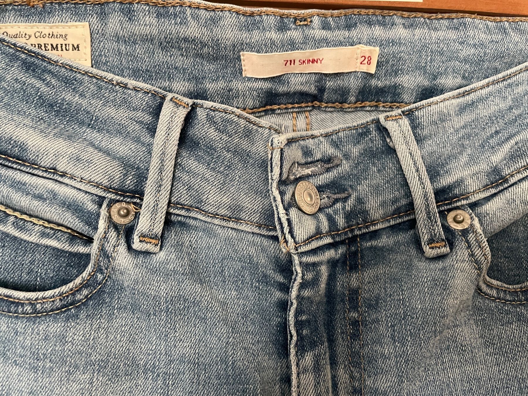 Levi's Jeans: Levi's Skyinny 711, 28x30 – D'occasion à Weinfelden par Jessy831