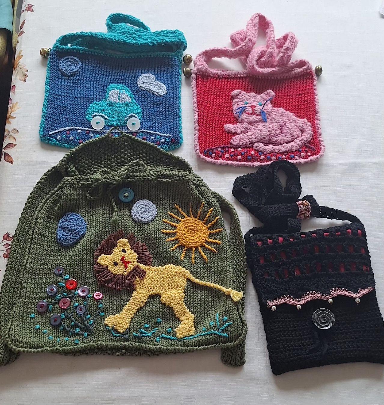 Borse & Zaini: Handgestrickte Kindertaschen, Rucksäckli.n – Nuovo (secondo la descrizione) da Mönchaltorf venduto da Joka013