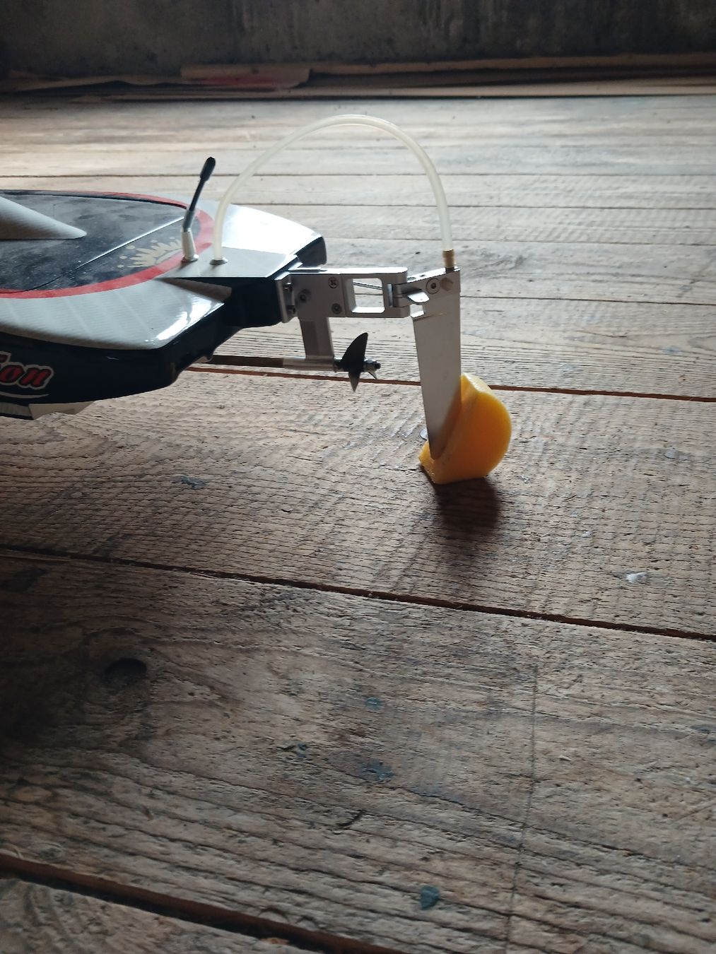 Modellismo RC: 2 bateaux rc , 9 batteries, 3 télécommandes – Difettoso da Fontaines NE venduto da Dimeh 3