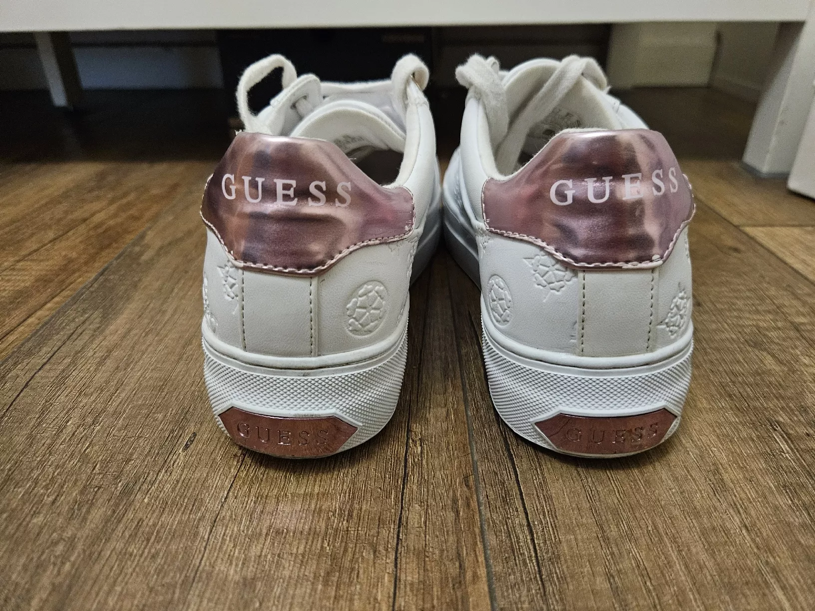 Guess Scarpe da donna: Guess Platform Sneaker Gr. 37 – Usato da Winterthur venduto da Kupre 3