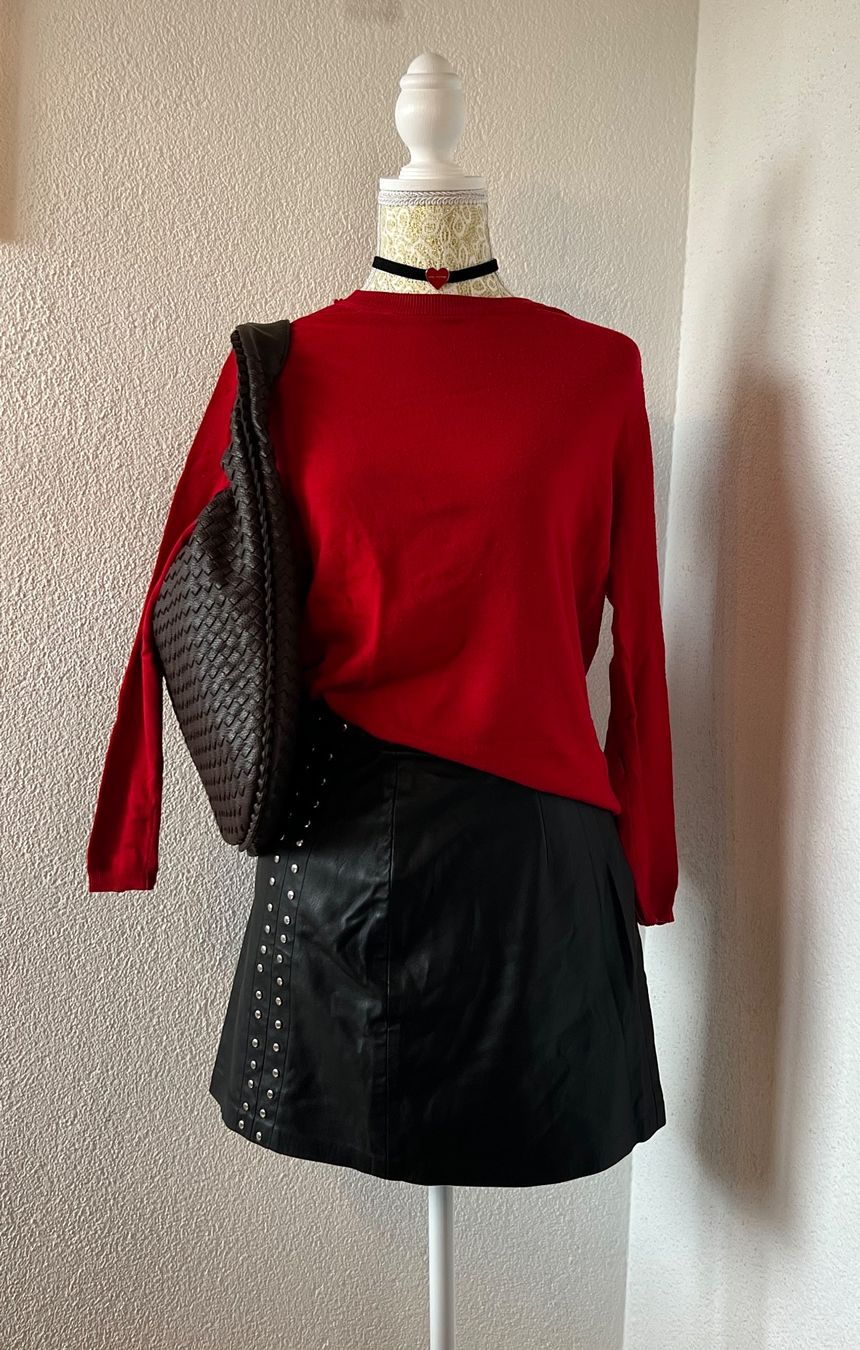 Zara Maglioni & Felpe: Zara Women's Red Sweater – Usato da Otelfingen venduto da houseofstae