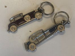 2 x Schlüsselanhänger Oldtimer Peugeot 18 CV , Bugatti Royal