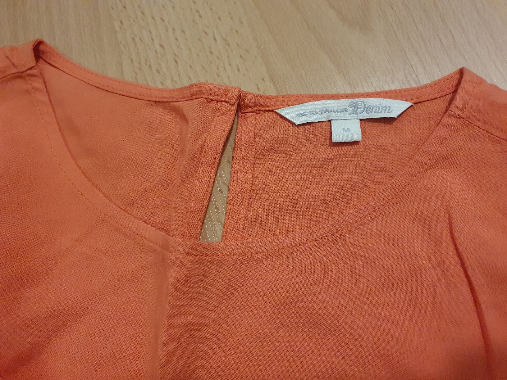 Tom Tailor T-shirt: neues ärmelloses T-Shirt von Tom Tailor – Nuovo (secondo la descrizione) da St. Gallen venduto da 1811123 2