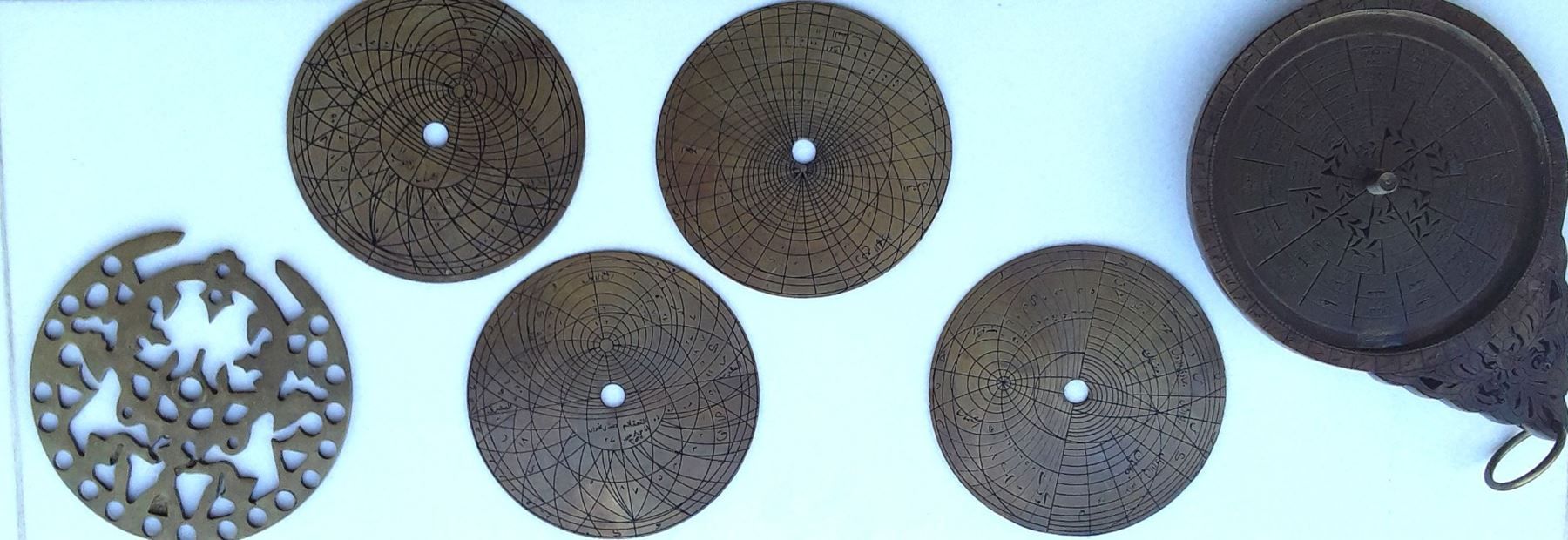 Statuettes: Islamische Navigation Astrolabium Bronze – Usato da Valbonne venduto da laiton.france 2
