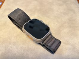 Apple Watch Ultra 2, silber