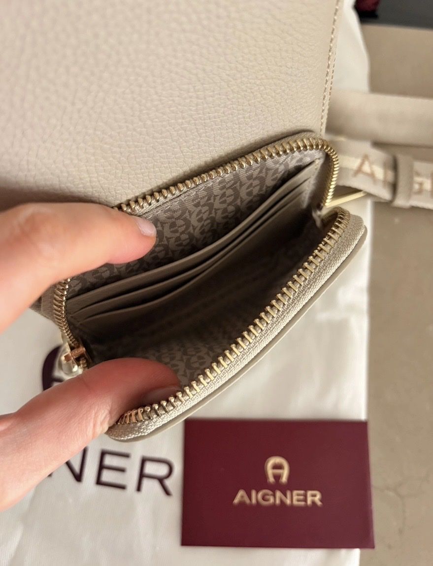Aigner Taschen für Damen: Aigner bag – Neu und originalverpackt aus Zug von lis_p8qb 3