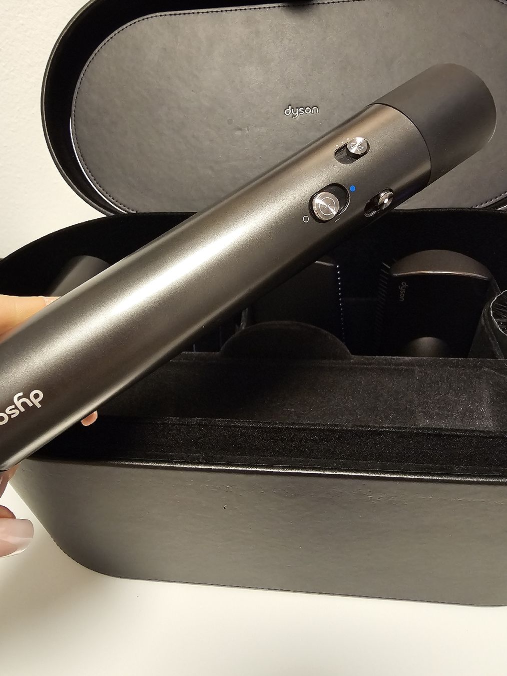 Dyson Asciugacapelli: Dyson Airwrap komplettes Set mit Originalkoffer. CH – Usato da Laufen venduto da Taty007 3