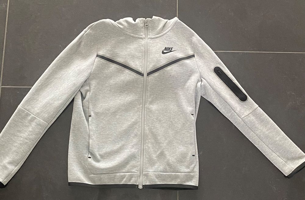 Nike Tech Fleece grau | Kaufen auf Ricardo
