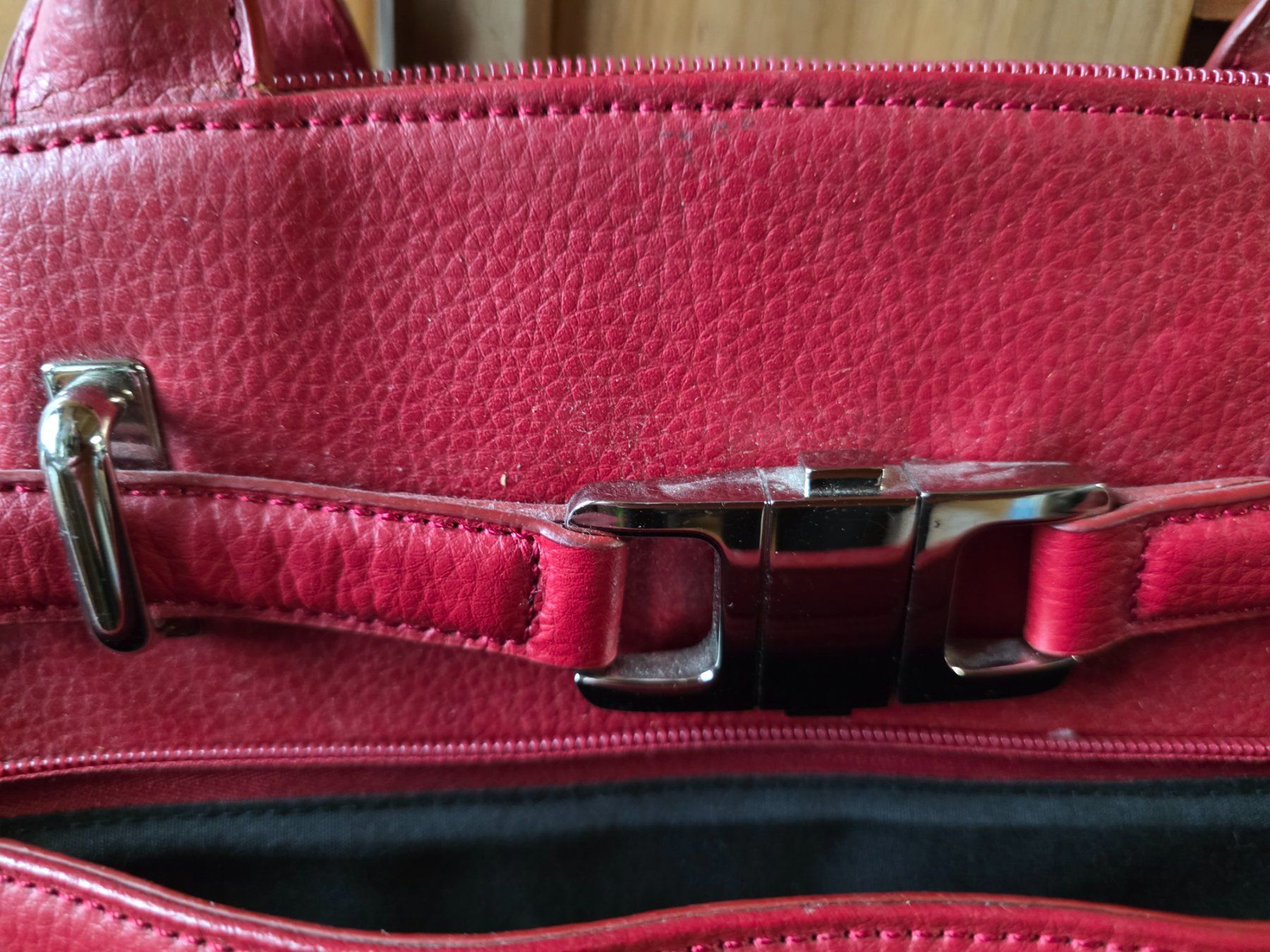 Borse da donna: Vintage rote Leder Hand Tasche – Usato da Walterswil BE venduto da Lonitti 7