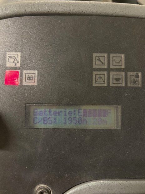 Kärcher Tutte le macchine: Kärcher Aufsitz-Scheuersaugmaschine B140R – Usato da Dübendorf venduto da AMAG-Autowelt 1