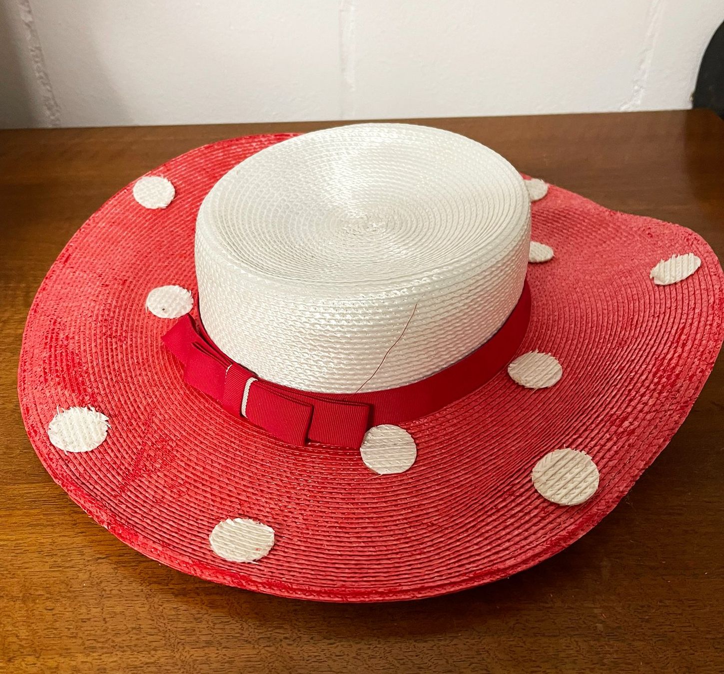 Copricapi, berretti & cappellini: Mid Century Damenhut / Sommerhut von "david m" – Usato da Frenkendorf venduto da Yard-Sale-2000 5