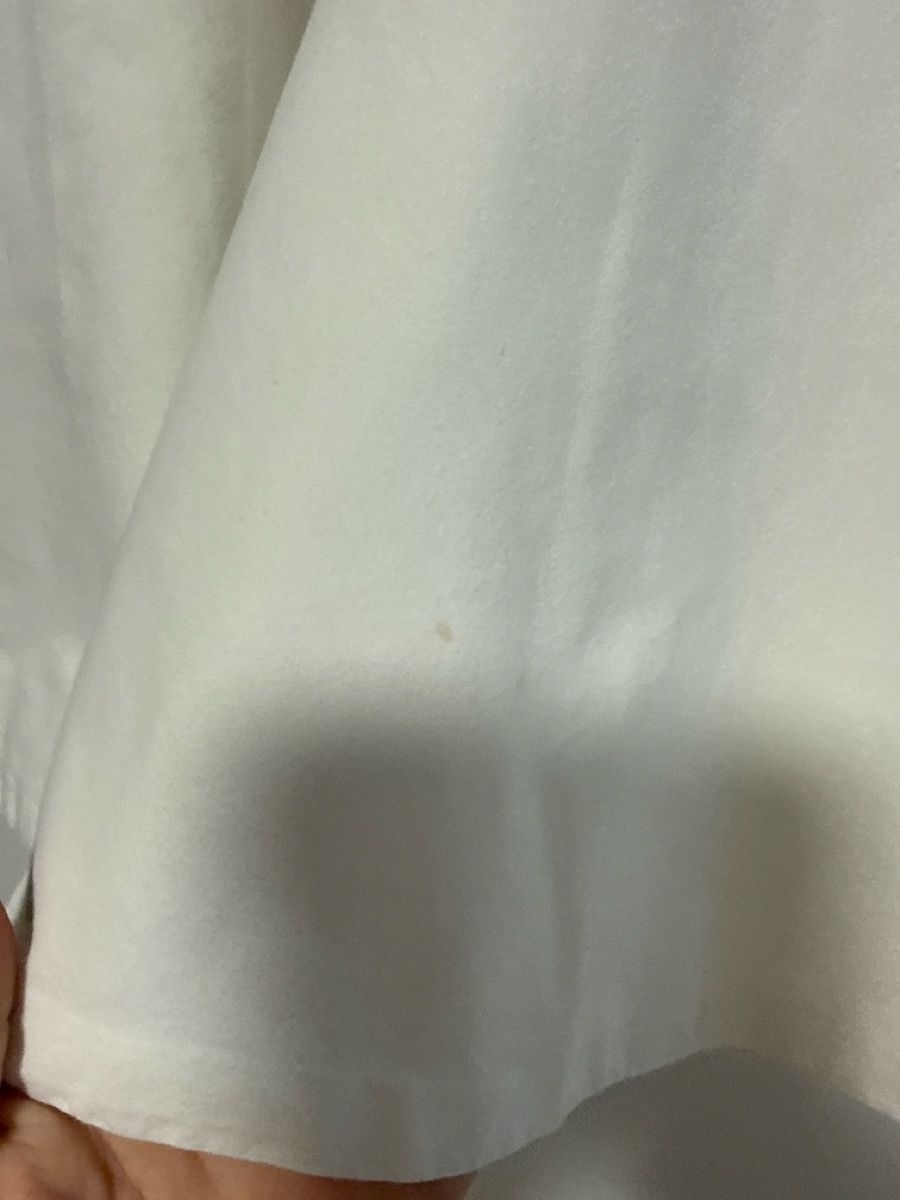 Zara Vestiti: White Ruffle Blouse - Stylish Spring Wardrobe Staple! – Usato da Effretikon venduto da lio_gjr8 2