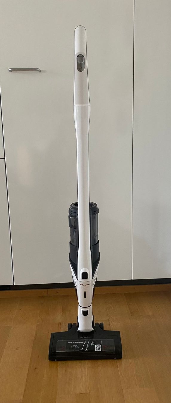 Miele Staubsauger & Zubehör: Miele Triflex HX2 Akku-Staubsauger – Gebraucht aus Basel von Manou21 1