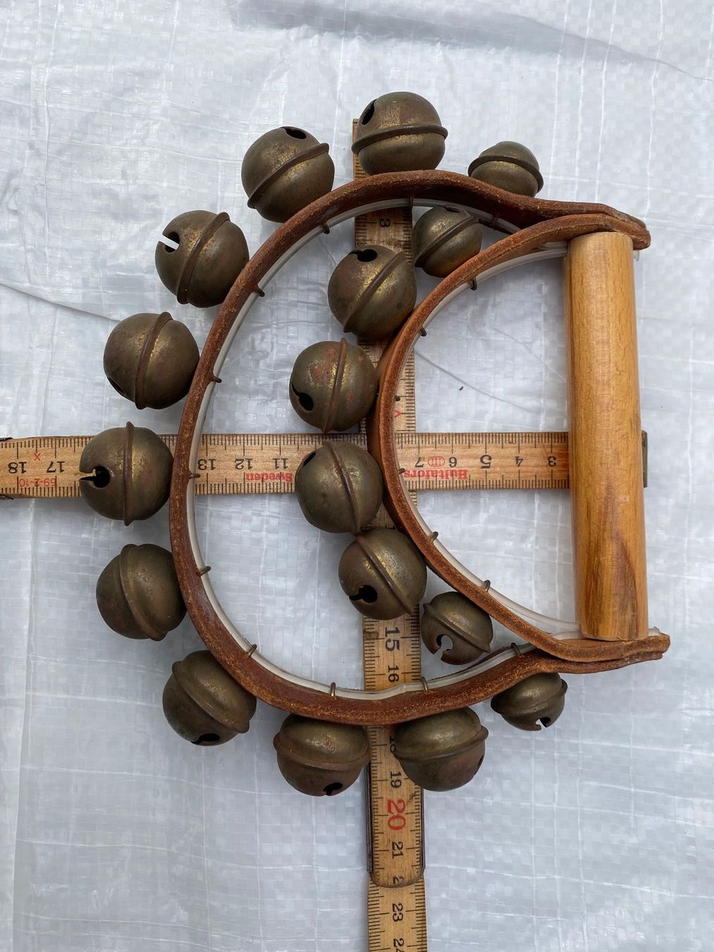 Strumenti musicali: Schellenring, Schellenkranz, Jingle Stick, Porto 3.40 – Usato da Emmen venduto da Sutim2005 3