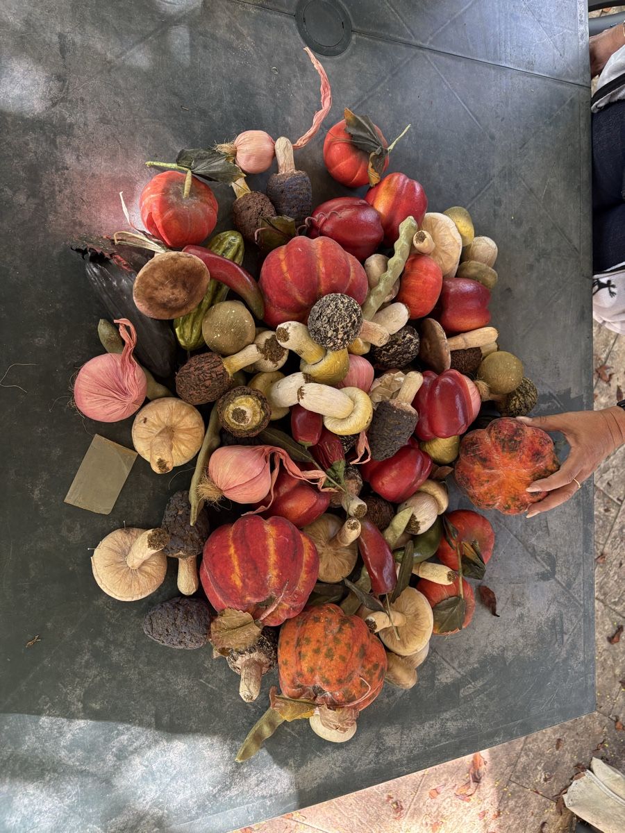 Tutte le decorazioni: Légumes de décoration en papier  – Usato da Cointrin venduto da inf_9j5w 1