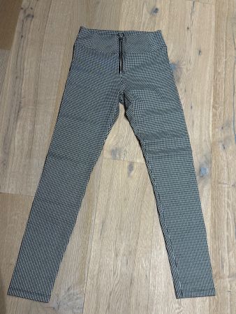 Damenhose kariert schwarz weiss Reissverschluss