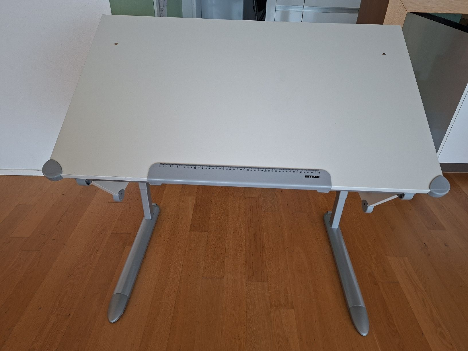 Schreibtische: Schreibtisch/ Pult Kinder – Gebraucht aus Hildisrieden von Letzi0 1