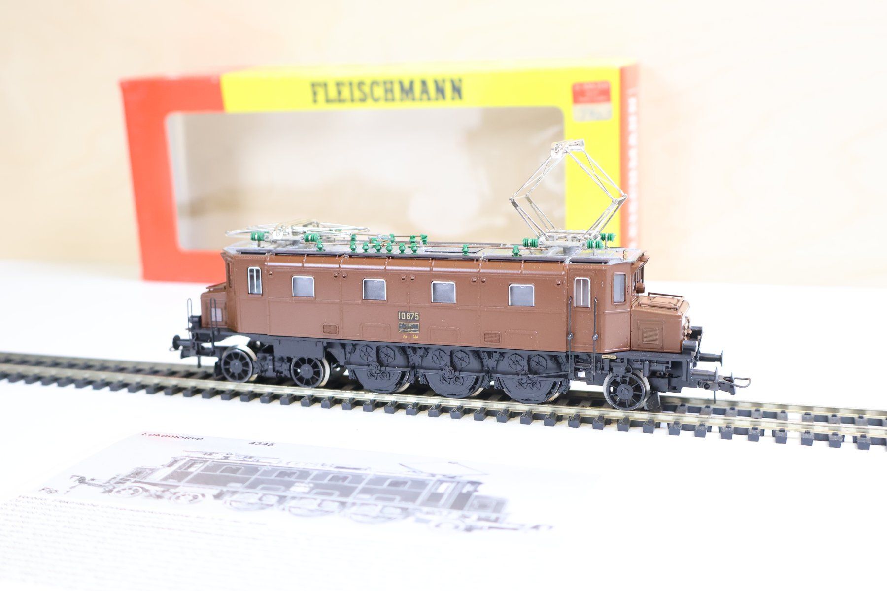 Fleischmann Modelleisenbahnen: Fleischmann SBB Ae 3/6 E-Lok "braun" 4345 - NP: 340.- – Gebraucht aus Winterthur von Monstera 6