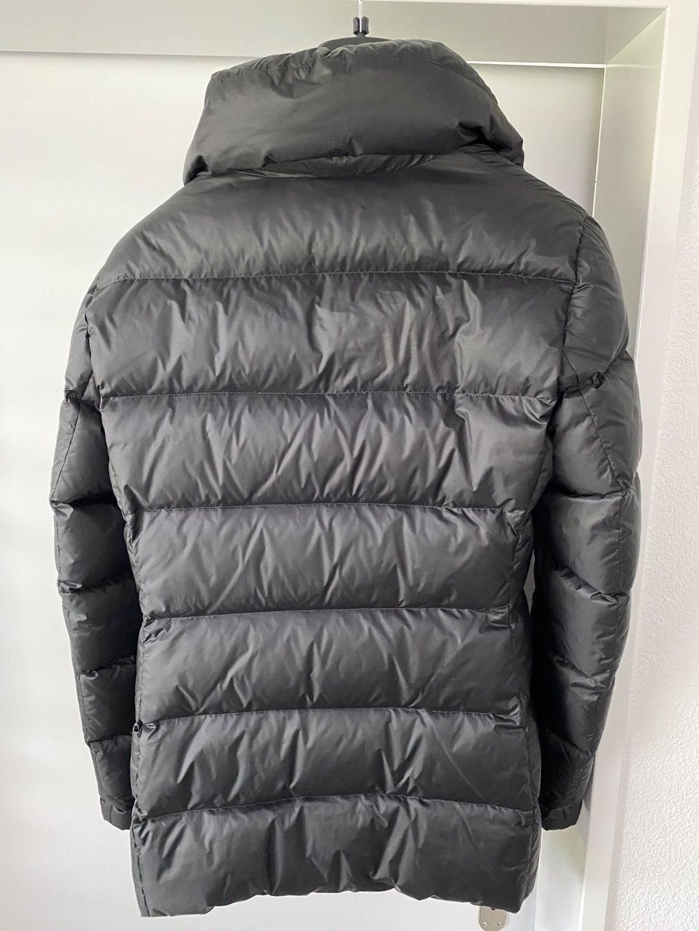 Escada Giacche: Escada Daunenjacke Nr. 36 – Usato da Oberrohrdorf venduto da SMZ00 3