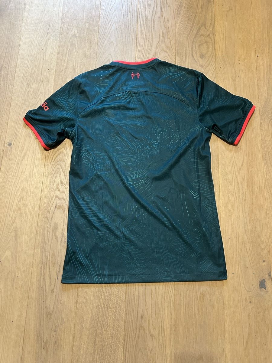 Nike Leibchen & Hosen: FC Liverpool Third Kit (22/23) Size S – Gebraucht aus Arlesheim von ns_762 2