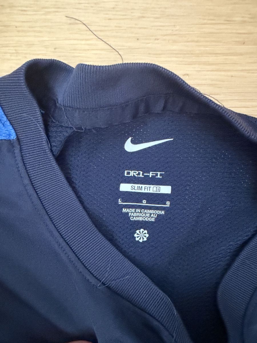 Canottiere & Pantaloni: Fc Zürich Trainings shirt – Usato da Fällanden venduto da lor_6bj9 2