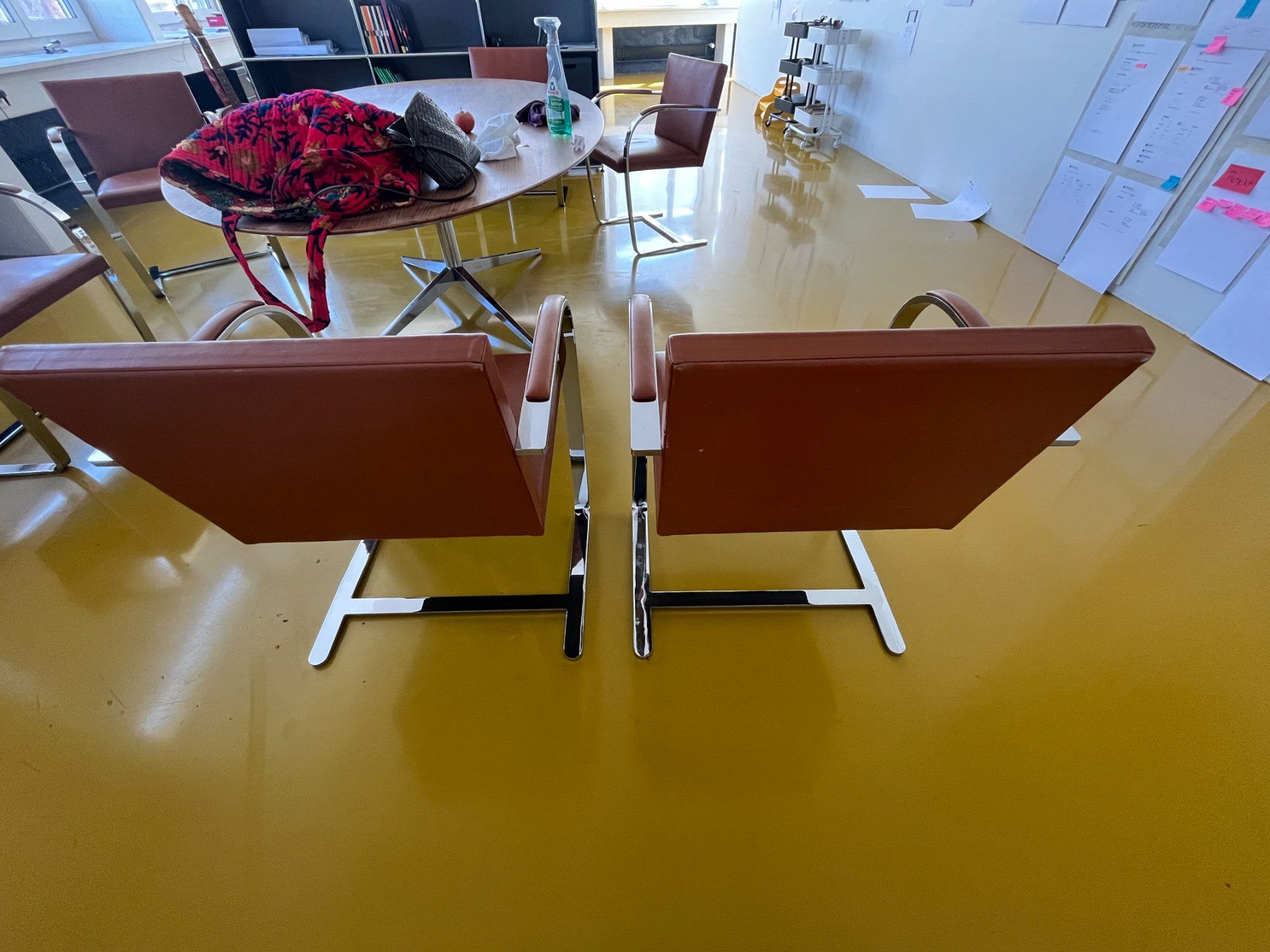 Set di tavolo e panche: Knoll Tisch mit 6 Knoll Freischwinger – Usato da Zürich venduto da ReaEggli 5