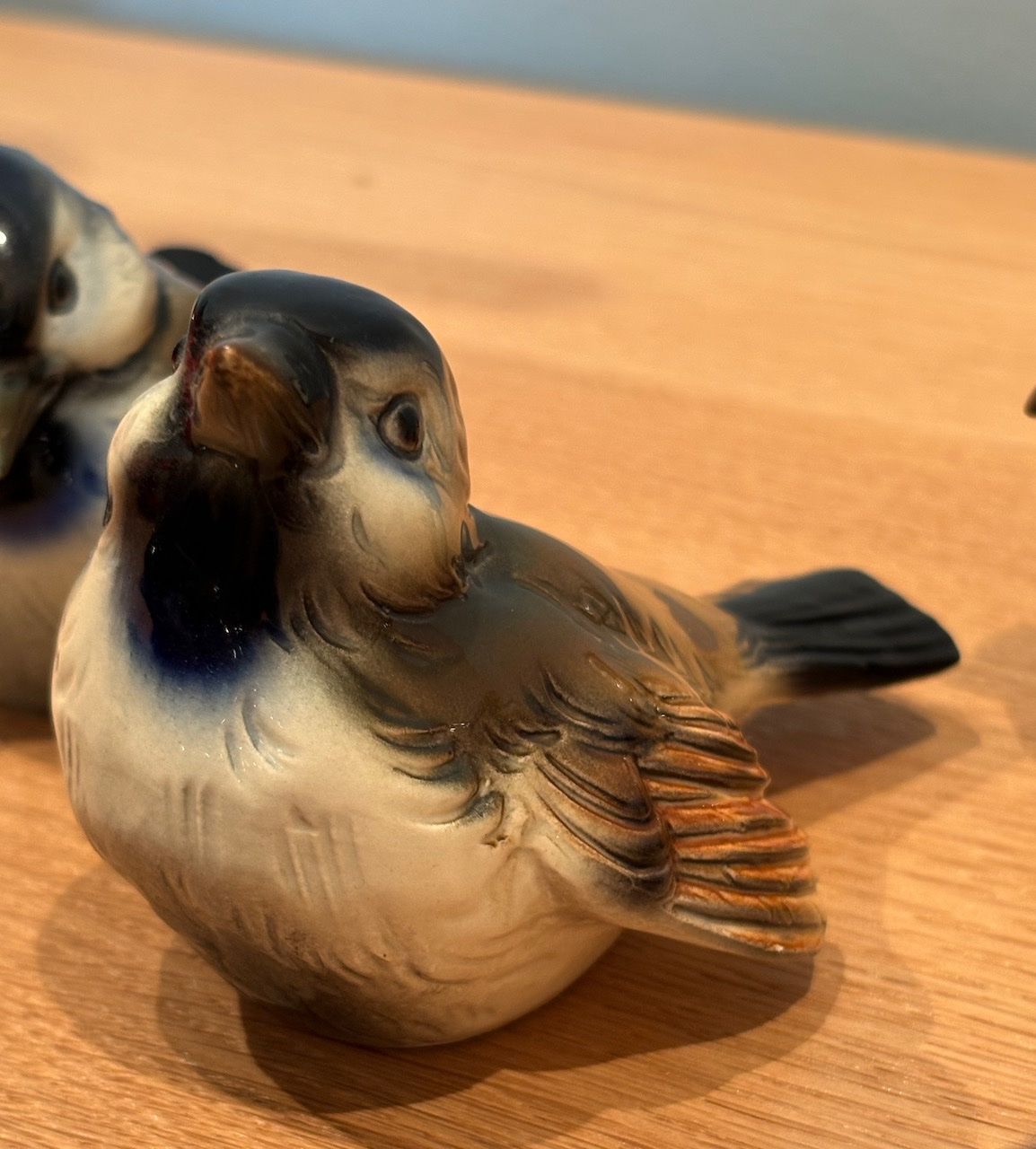 Statuette: Sechs Spatzen aus Keramik, makellos – Usato da Rütihof venduto da Bashful 1