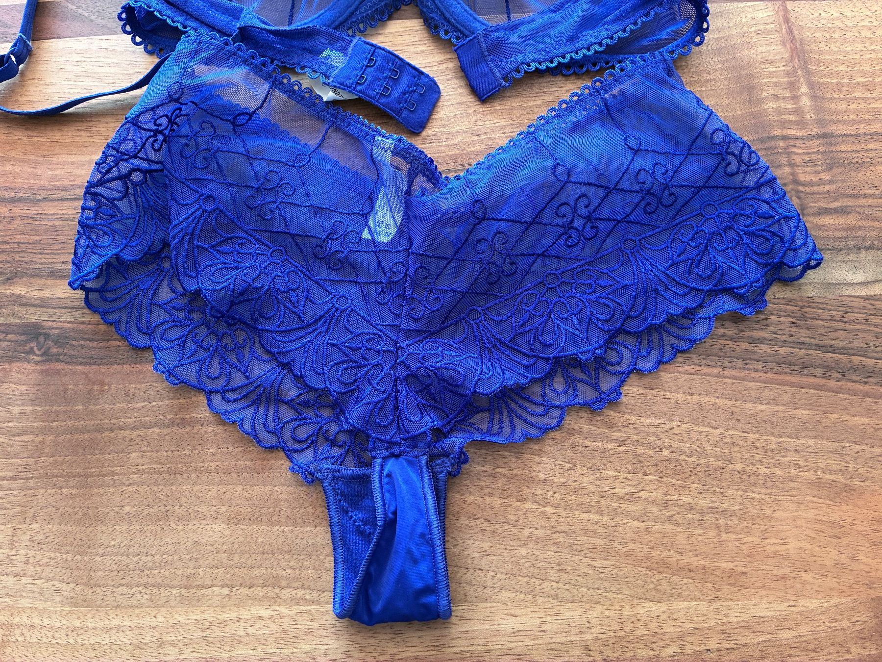 Passionata Altra biancheria intima: Blaues Spitzen- BH-Set Balconnet Slip Tanga – Nuovo (secondo la descrizione) da Alpnach Dorf venduto da marvo 7