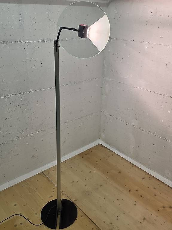 Artemide Lampade: Designklassiker Artemide Olimpia Stehlampe – Usato da Münchenbuchsee venduto da LuupBrocki 1