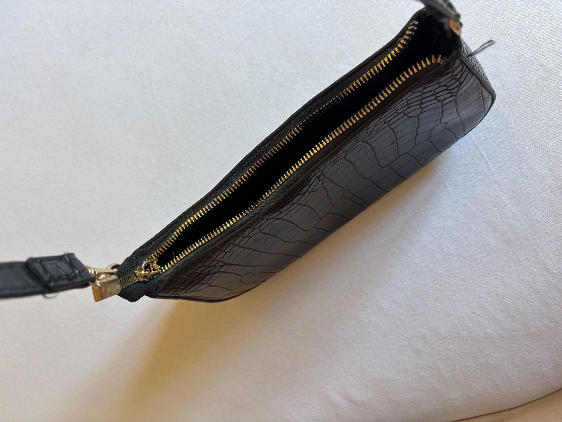 Borse da donna: Schwarze Tasche – Usato da Luzern venduto da julopaji 1