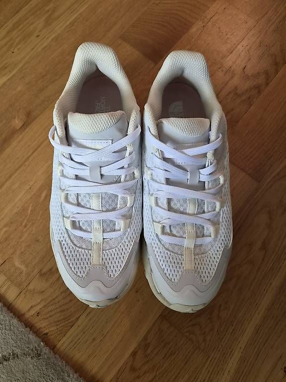 Scarpe da donna: Baskets The North Face blanches – Nuovo e nell'imballaggio originale da Bernex venduto da luanacsoares 1