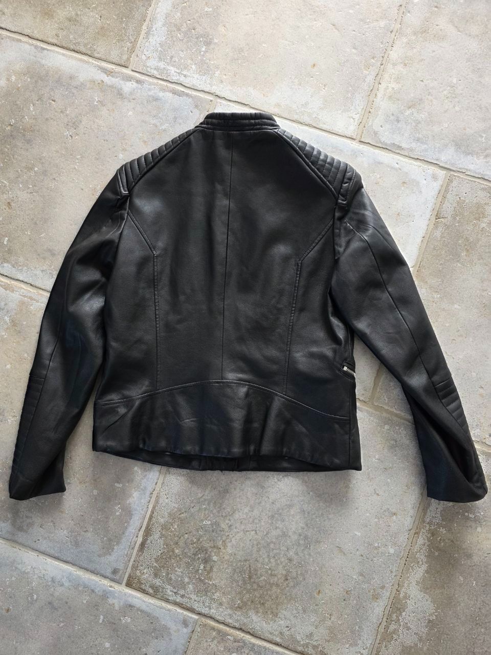 H&M Giacche: Kunstlederjacke Gr.. 42 H&M – Usato da Maur venduto da Edsch 2