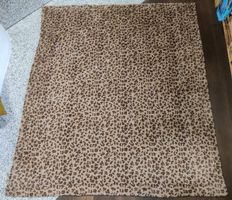 Flauschige Kuscheldecke mit Leopardmuster (185 x 160 cm)