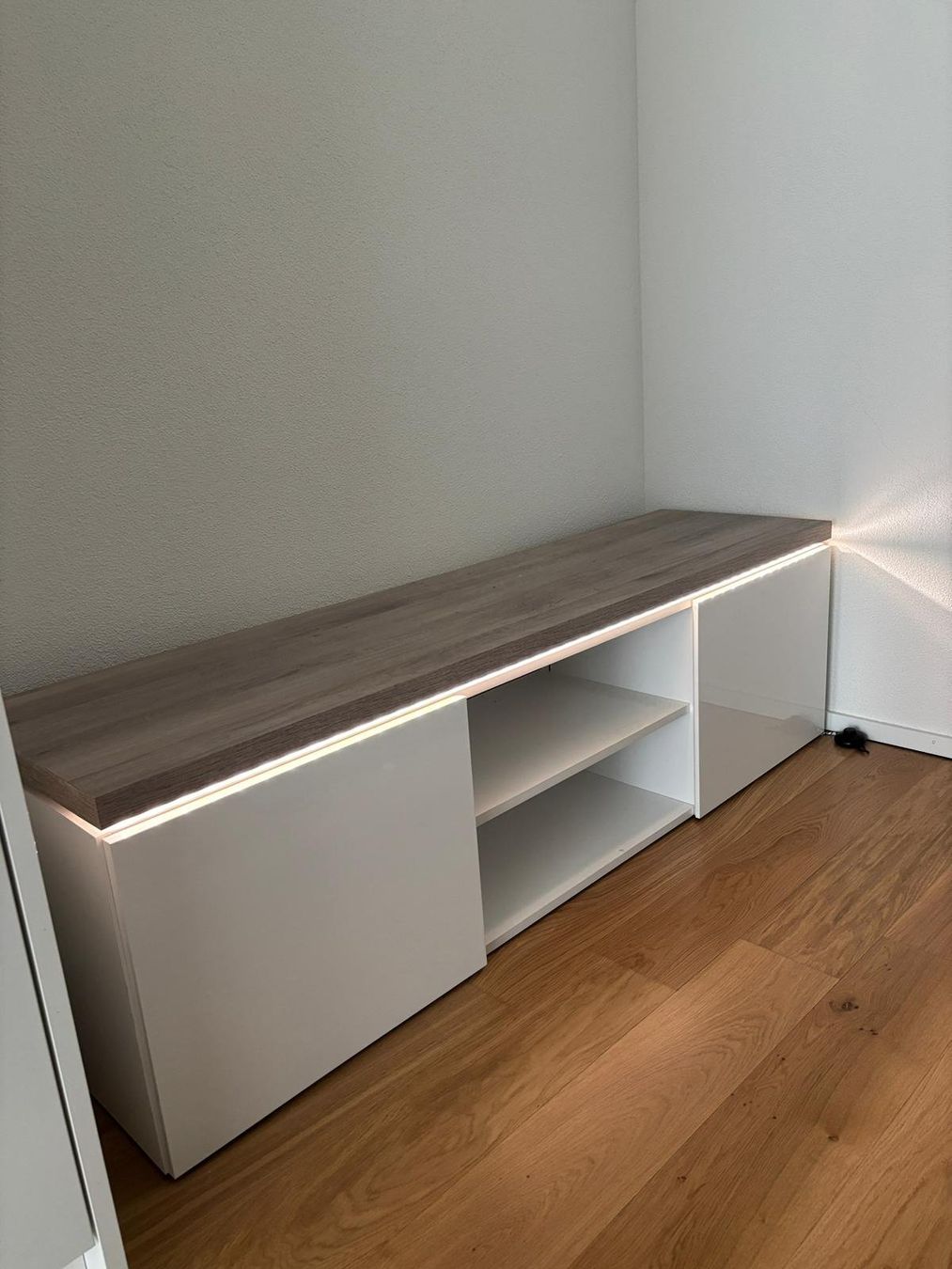 Mobili TV: TV Möbel mit LED-Leiste – Nuovo (secondo la descrizione) da Boppelsen venduto da Morca 4