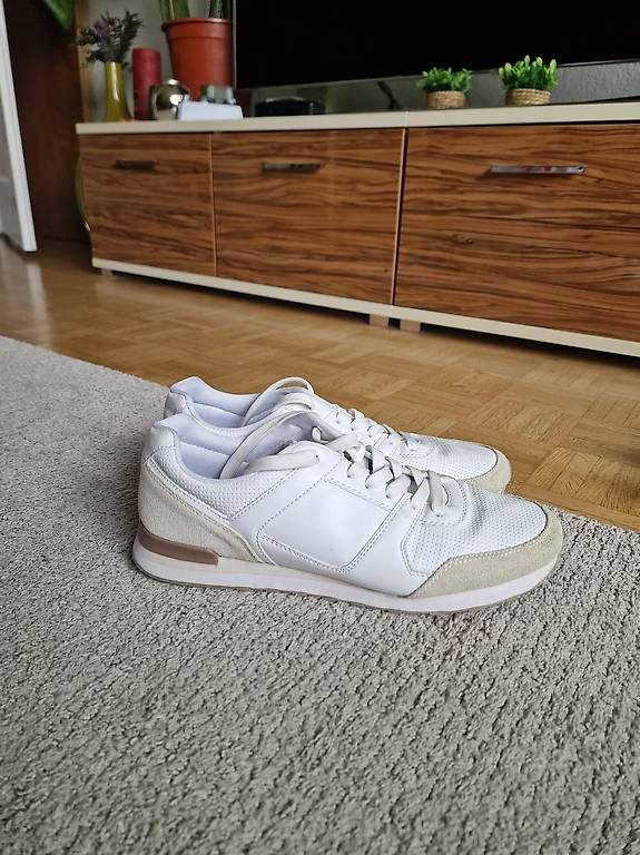 Scarpe da uomo: Sommer Herren Sneakers Gr. 45. – Usato da Bern venduto da Huha1