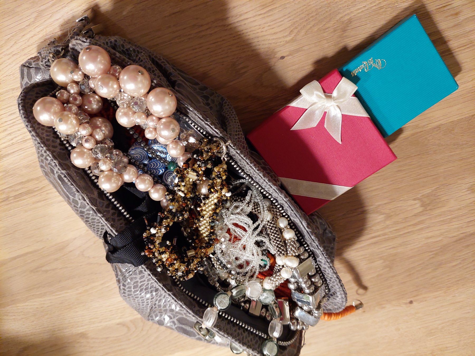 Autres bijoux: Schmuck / Bijoux – D'occasion à Adliswil par Boncoinsuisse 9