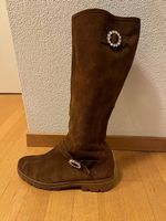 Stiefel in schwarz und braun