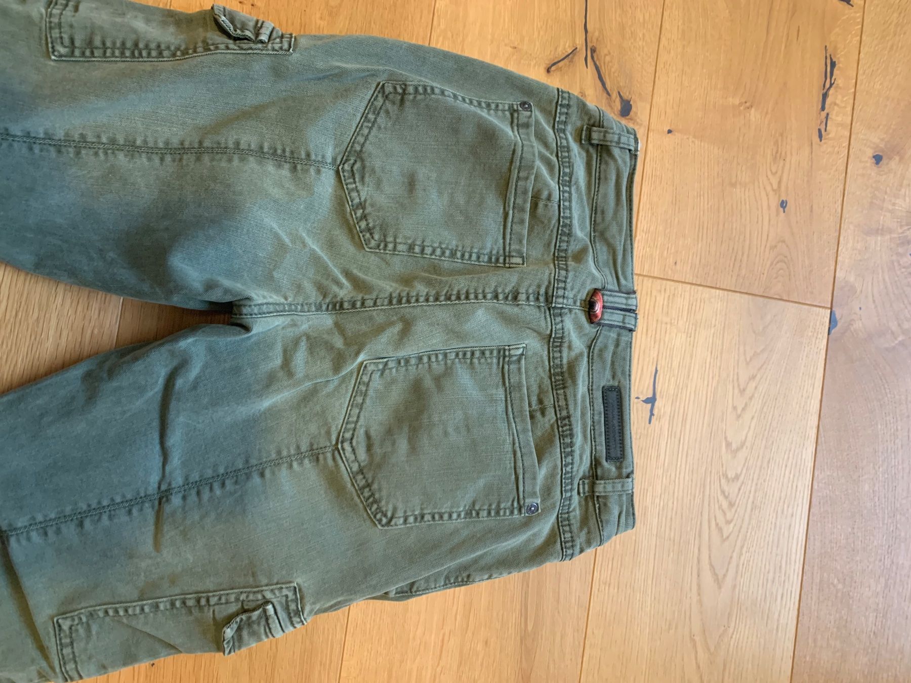 Pantaloni: Coole Cargo Hose von Comma, Gr. 36 – Usato da Aarberg venduto da Mama_Lulu 4