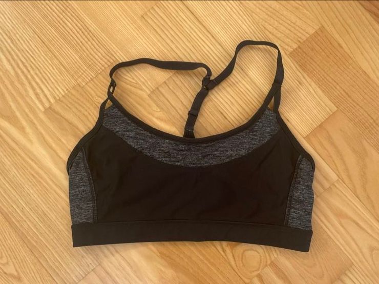 Lotti di vestiti: Kleiderpaket: Sportset 4 Stück – Usato da Roggwil BE venduto da R.. 1