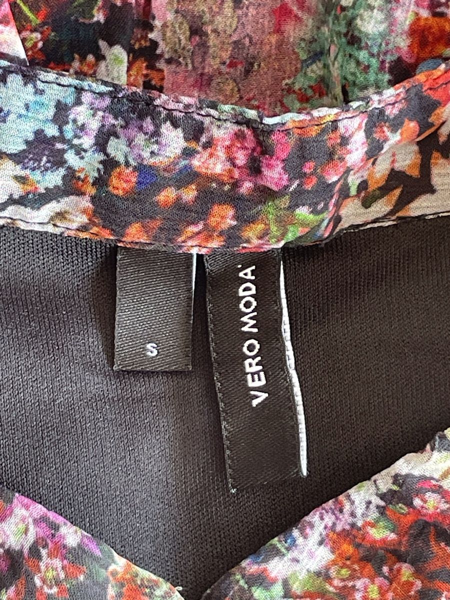 Vero Moda Vestiti: Robe à fleurs Vero Moda, taille S, neuve. – Nuovo e nell'imballaggio originale da Vuadens venduto da Nina11 5