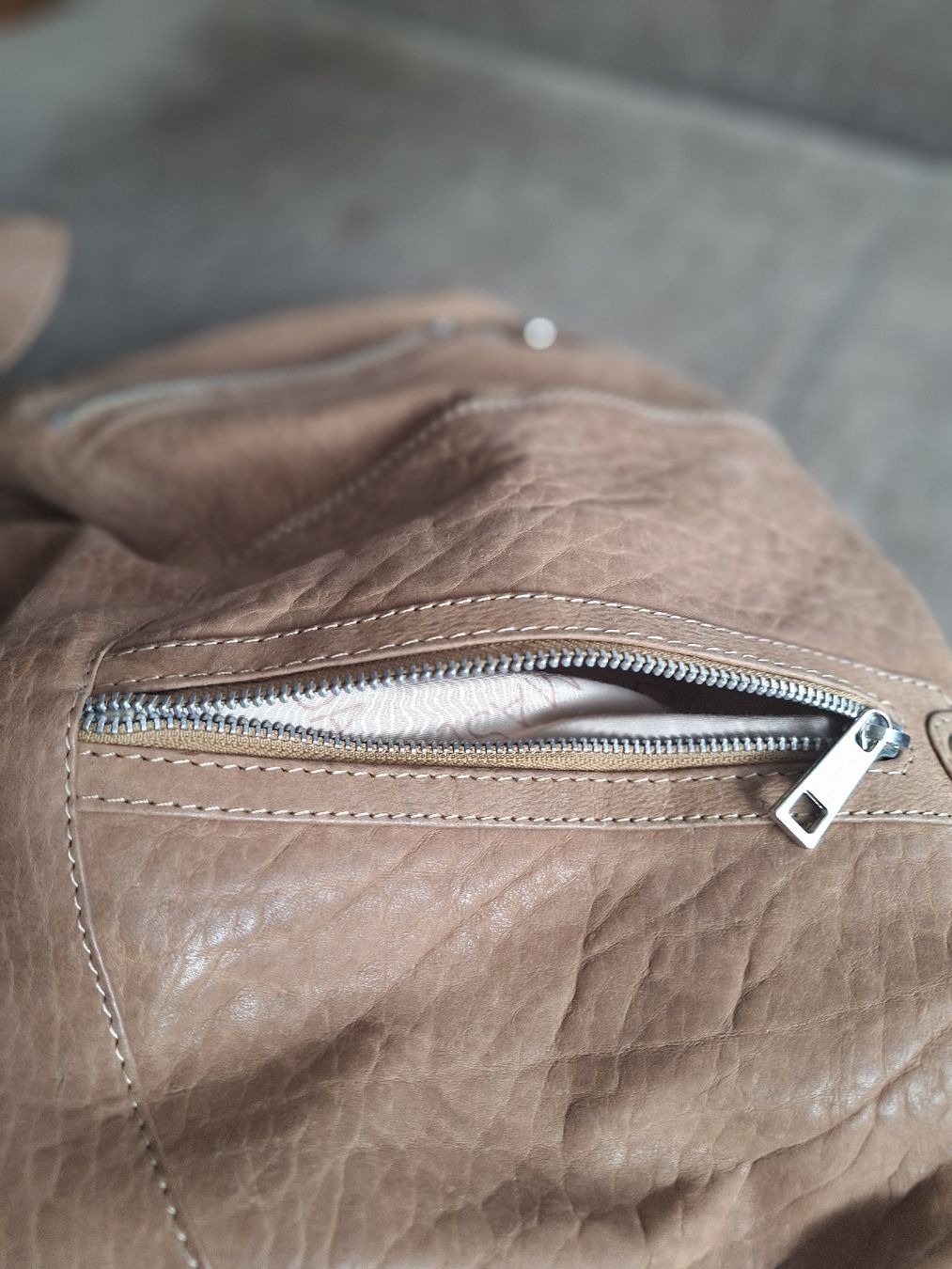 Taschen für Damen: Leder Handtasche – Gebraucht aus Bassersdorf von Makeje58 3