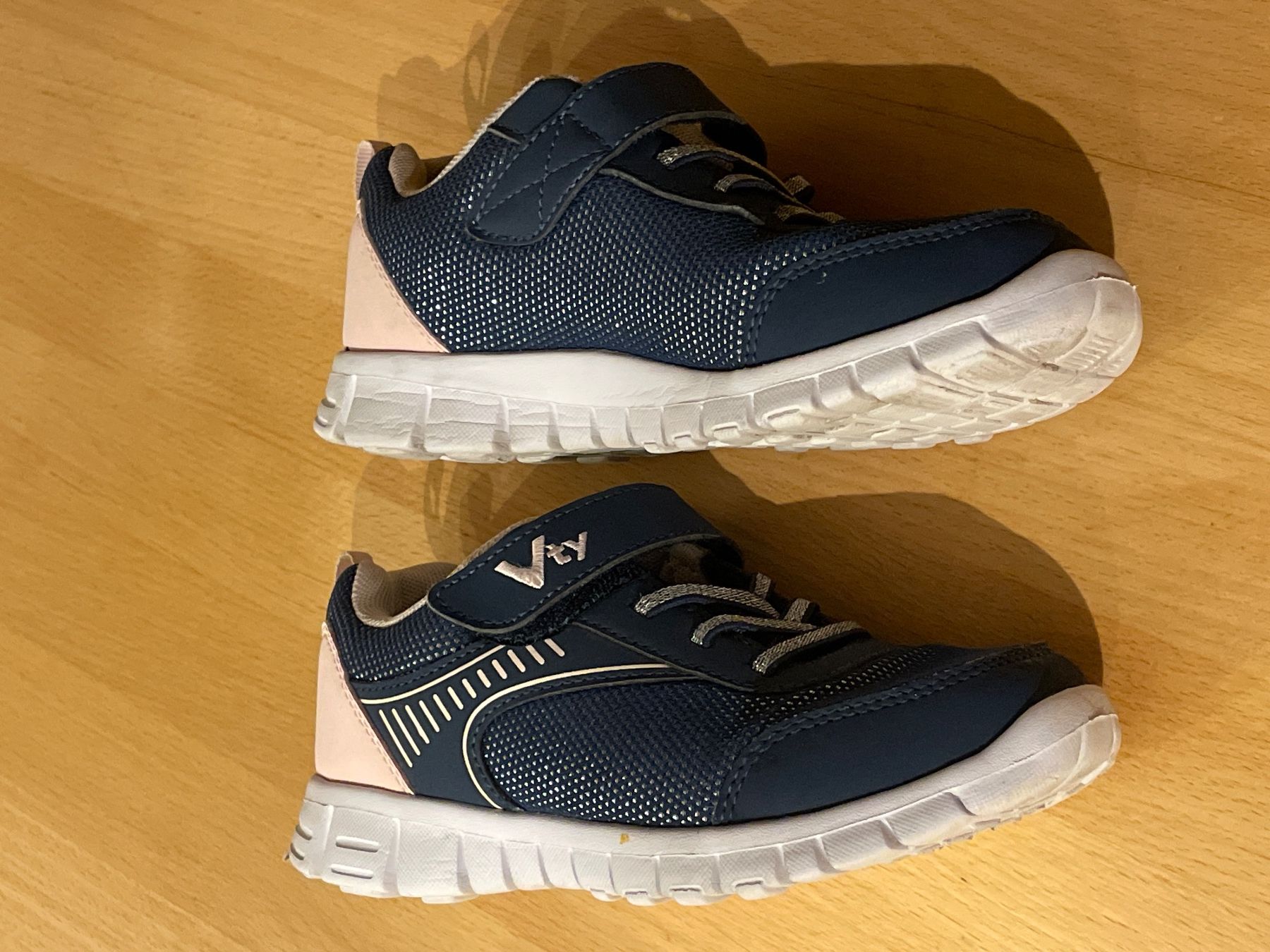 Chaussures garçon: Turnschuhe, Gr. 33, von Vty – D'occasion à Cham par 2eye 1