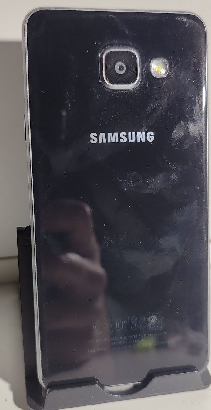 Samsung Telefoni cellulari / Smartphones: Samsung Galaxy A3 (2016) - Defekt – Difettoso da La Tour de Peilz venduto da Dejobokin