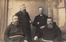 Vier Kapuziner, Mönche, A. Albrecht Lachen