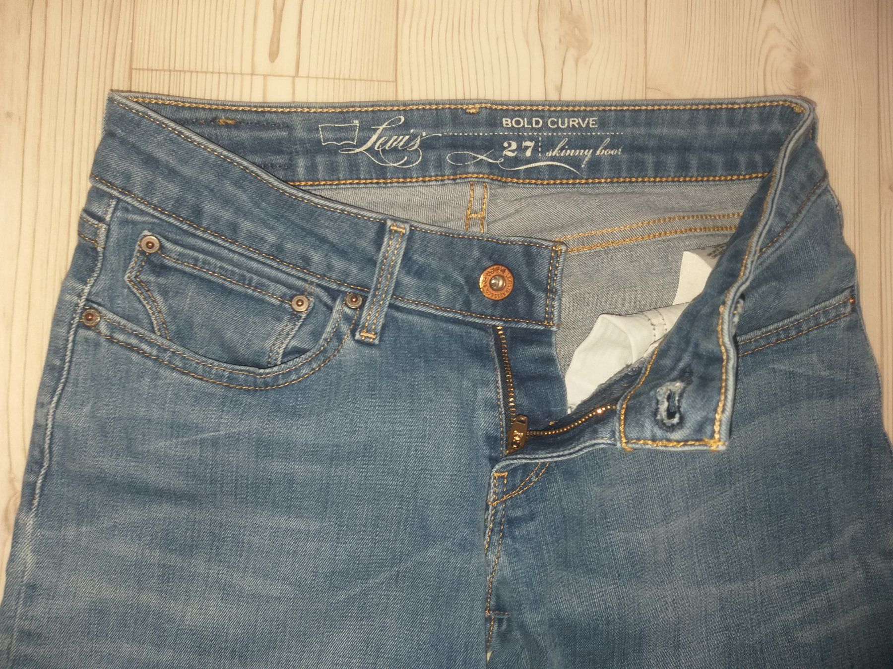 Levi's Jeans: LEVIS STRAUSS BOLD CURVE  Jeans  Taille / Grosse W27 – Usato da Cossonay-ville venduto da Super-Price-Quality 2