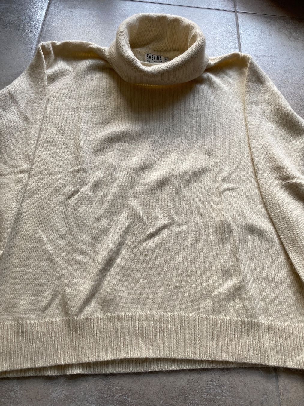 Maglioni & Felpe: Kuscheliger Damen Rollkragenpullover, beige, Grösse L – Usato da Bülach venduto da Jackybabue 2