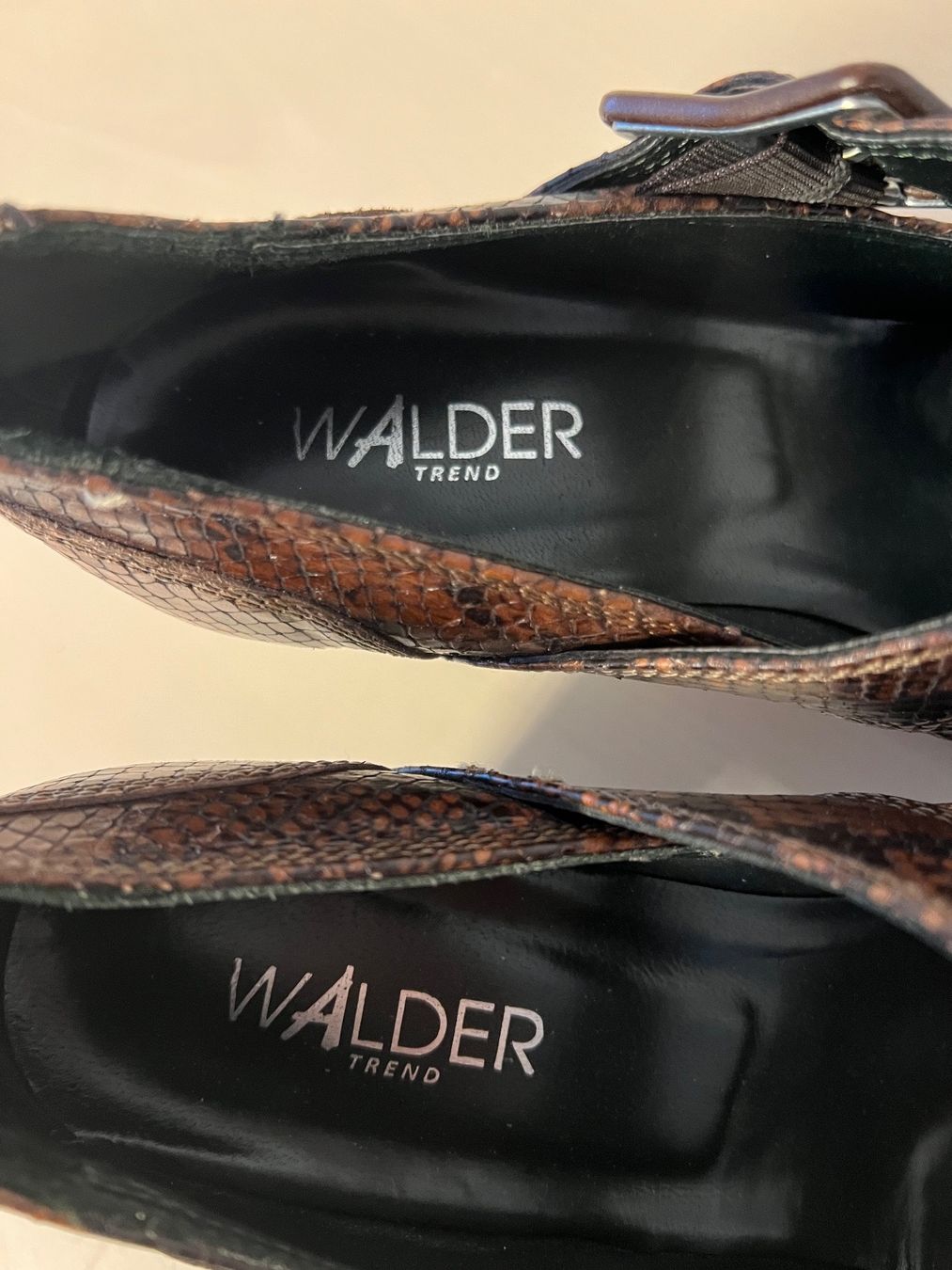 Walder Scarpe da donna: Damenpumps mit Riemchen von Walder gr. 38 – Usato da Luzern venduto da suhamadlun 7