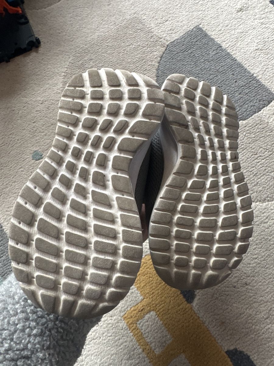 Adidas Scarpe da uomo: Adidas sneakers Size 23,5 – Usato da Zermatt venduto da katytesunshine 1