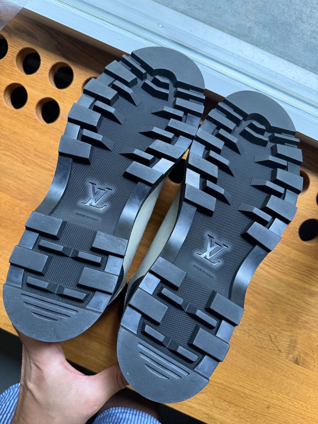 Louis Vuitton Scarpe da uomo: Louis Vuitton FW16 SHOW Sample, 2016 - EU 44 – Nuovo e nell'imballaggio originale da Bern venduto da ElevenFive 7