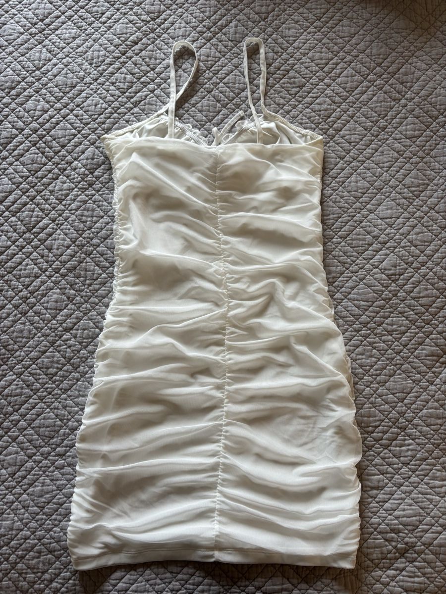H&M Robes: Mini robe blanche froncée - Taille S – Neuf (Voir description) à Lausanne par shabnam.t 3
